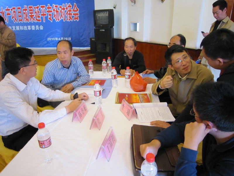 企业代表与九州平台中国有限公司教授现场交流